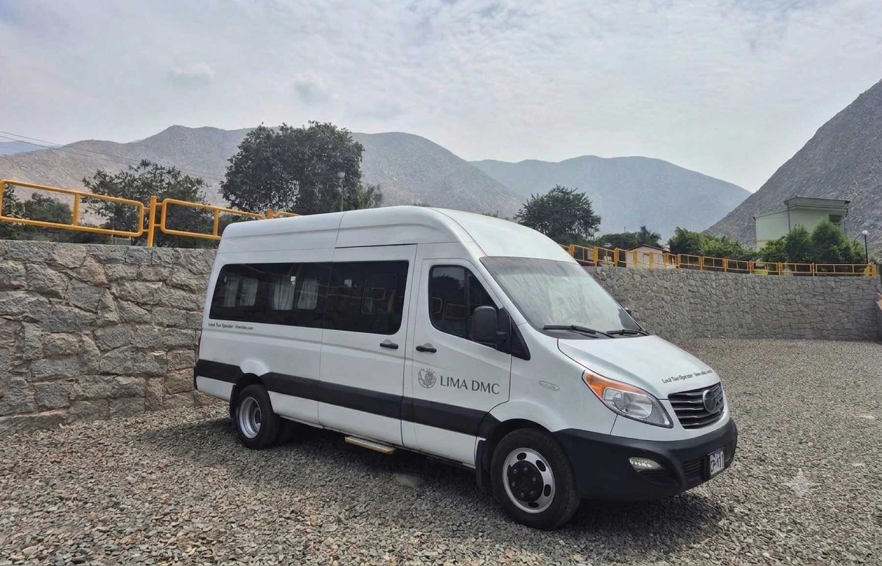 Unidad de transporte turístico de LIMA DMC